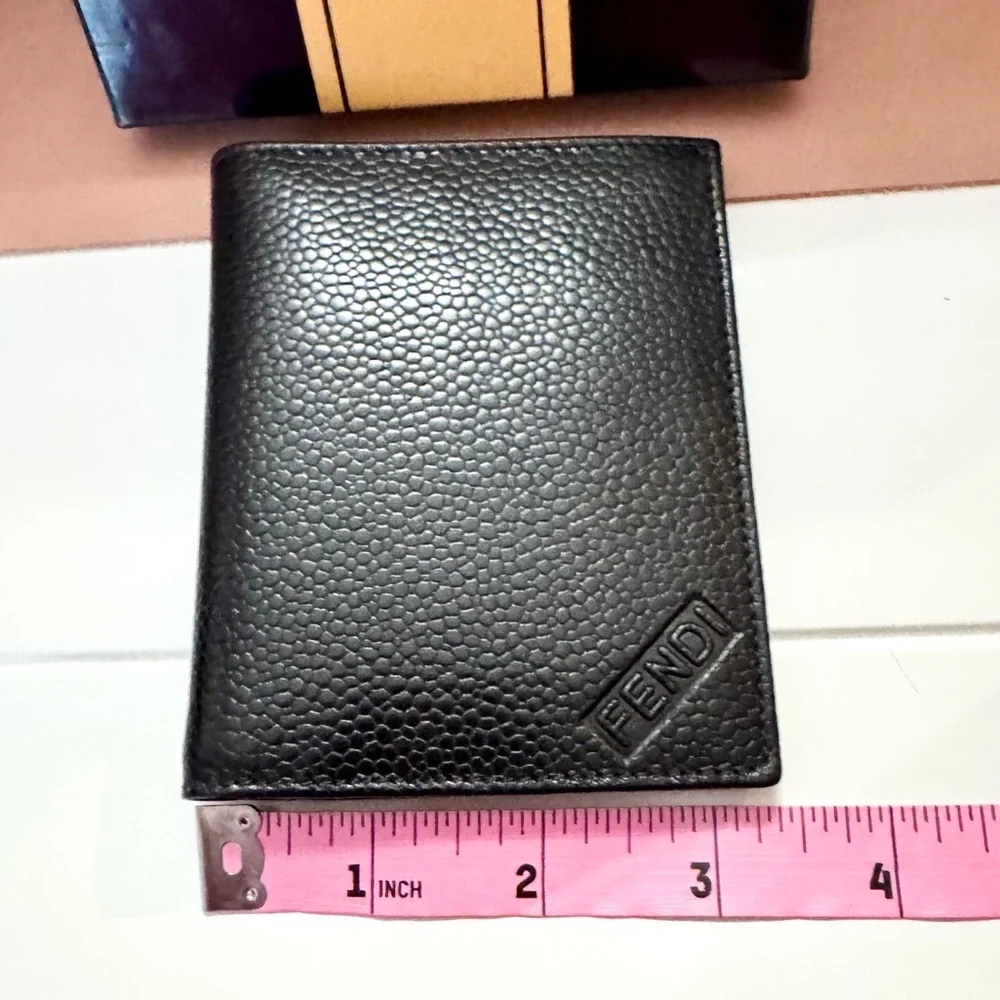 New Men’s Fendi Black Leather Bi-Fold Wallet